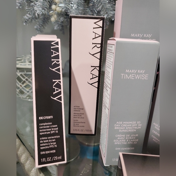 Mary Kay Skin Care, Cosmetics CC Cream, translucent powder, make-up remover - Picture 2 of 14
